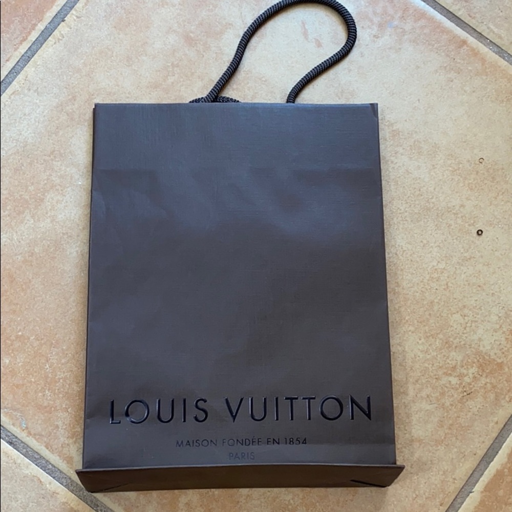 Small Louis Vuitton shopping bag paper